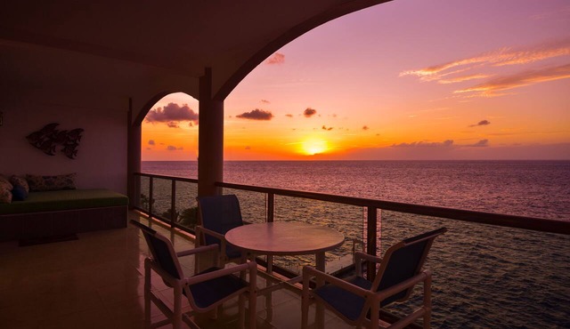 Tropical Paradise w/Ocean Views at El Cantil 7BS
