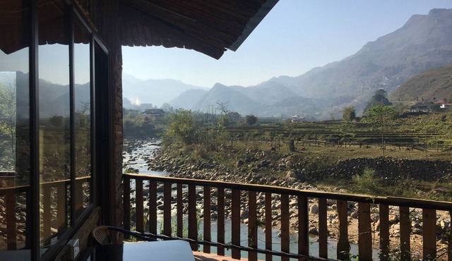 Tropical Riverside Homestay