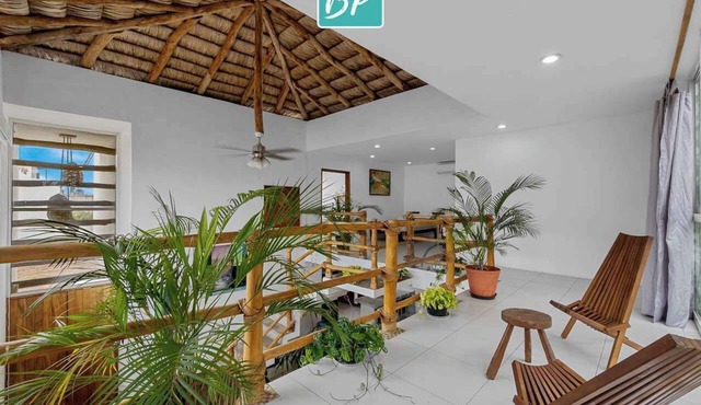 Tropical Villa w/Backyard + Beach Club Access