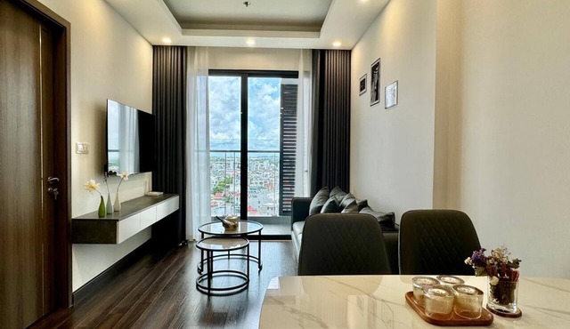 Two-Bedroom Apartment with City View