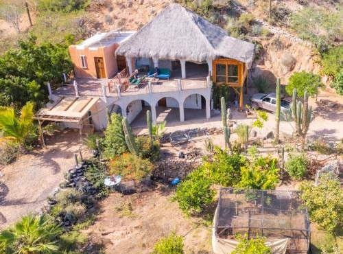 Unique Villa in the desert with panoramic views - 400 mt from secluded beach, reached by 4x4