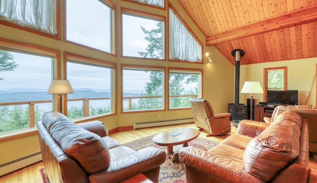 Updated Eastsound home w/million dollar views