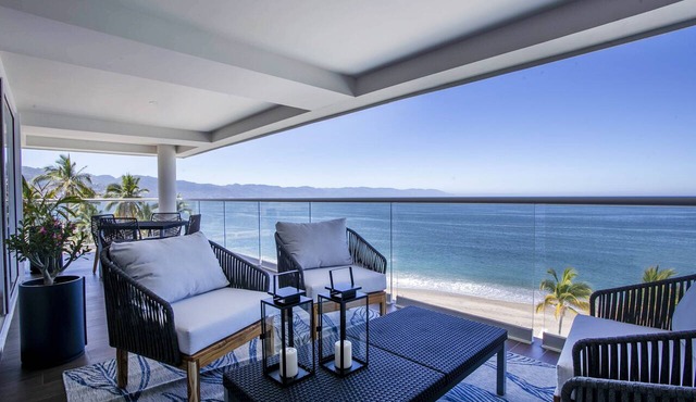 Upscale Corner Unit w/Large Wrap Around Balcony & Pools