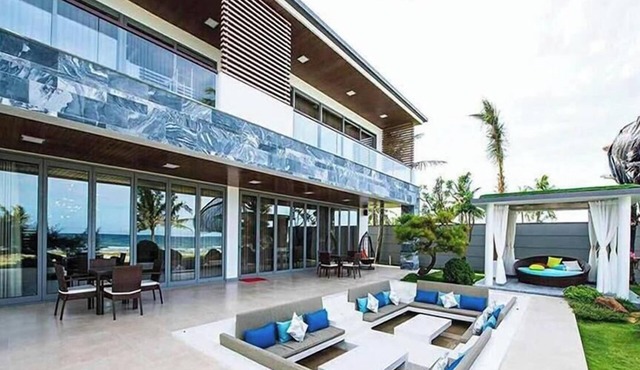 V8A-Luxury Villa/8BR for your holiday