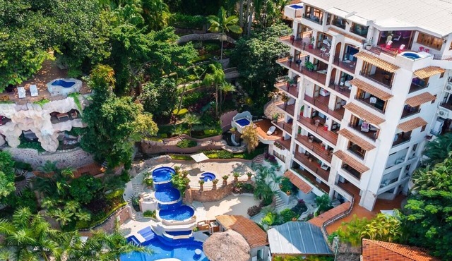 Vast 3-BR Hacienda w/Outdoor Patio & Kitchen at Oceanview Luxury Resort