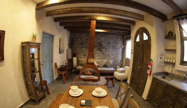 Vecchia Luna: Boutique Ground Floor, Val'Quirico.