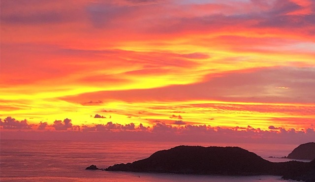 Ventana Del Mar Beautiful vacacional house. Best view in town.