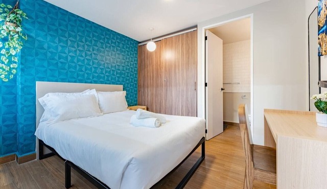 VH | Private Suite + Laundry Room | 192
