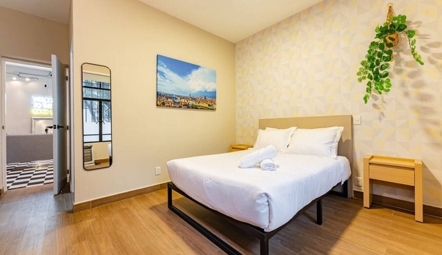 VH | Spacious Suite + CoWorking Area | 178