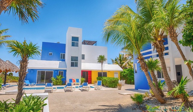 Vibrant and colorful ocean side villa with pool, AC and much more!