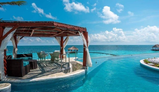 Villa Alma | 7BR | Beachfront Exclusive Villa