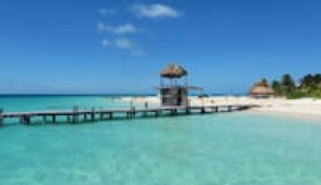 Villa de 4 Dormitorios con Piscina Cerca de la Playa