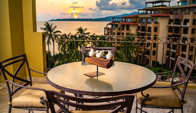 Villa La Estancia SIXTH FLOOR STUNNER — BEST VIEW IN THE RESORT!
