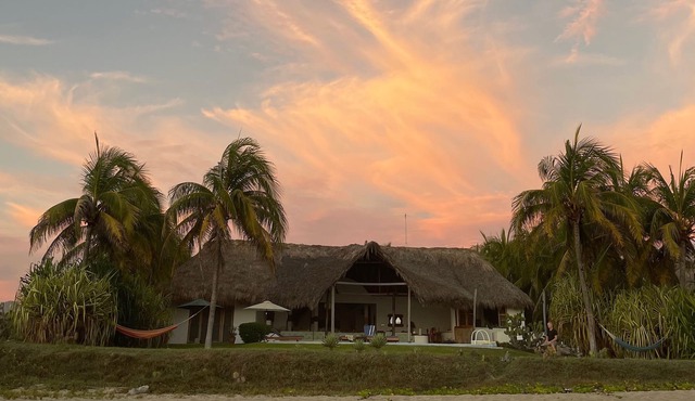 Villa Lumina, Puerto Escondido- Private Oceanfront Villa with Pool