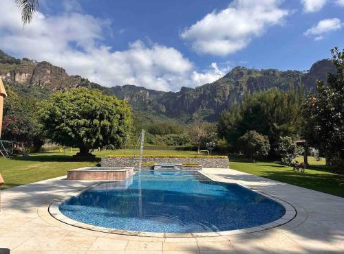 Villa magica tepoztlan con alberca jacuzzi y padel