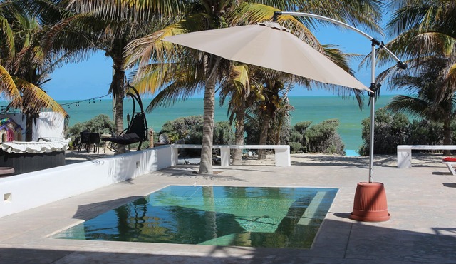 Villa Mercedes 2- Beachfront House-Pool-Wifi Internet-Sat TV
