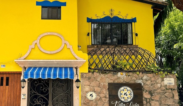 Villa Rental - Close walk to beach!