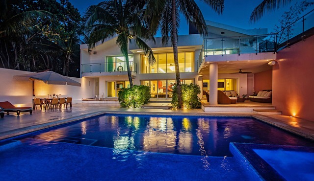 Villa RosMar - Luxury Beachfront House w/Private Pool + Lovely Sandy Beach