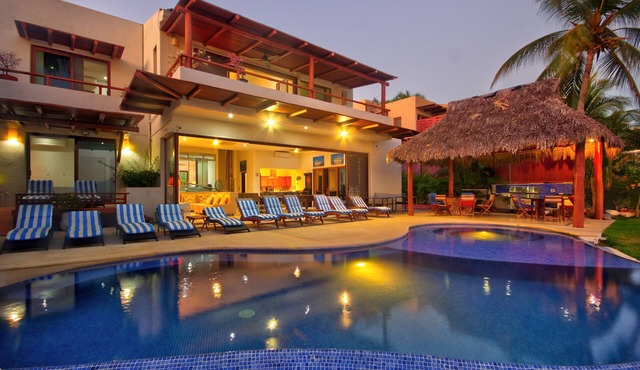 Villa Turquesa - Spacious and luxurious 7 bedroom beachfront villa