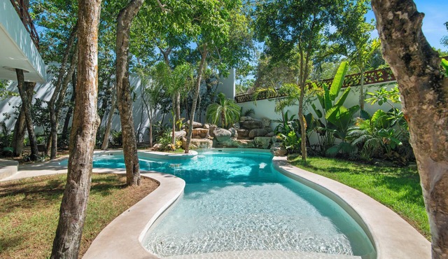 Villa with Lagoon Pool & Jacuzzi 400m from Xcaret