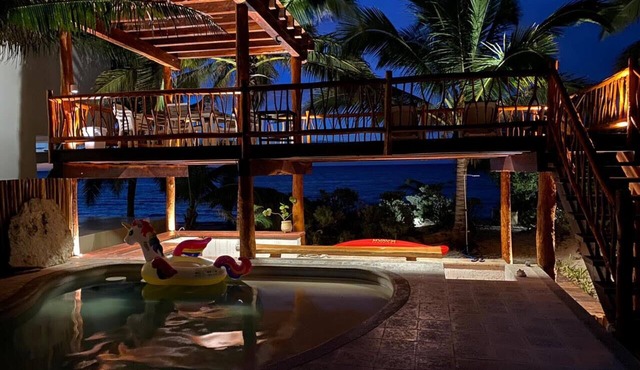 Villa Zazil-beachfront home with pool and pool bar and internet included