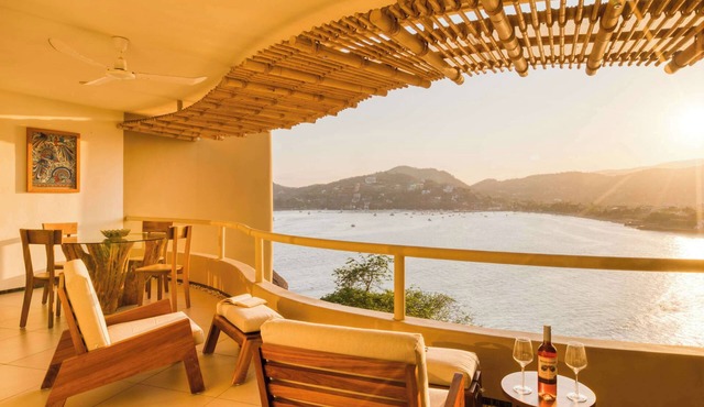 Villas Kaukan 301: Effortless Beachfront Living