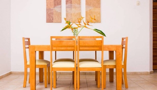 VILLAS MAYALUUM, 3-BR APT, 50 feet from sea