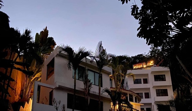 Villas Tortuga- Northside Sayulita- 3 blocks from Beach, Heated Pool, Roof Deck