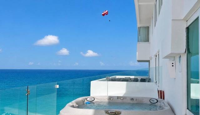 VRBO Premier Host – Beachfront – 8BR/6Bth – Penthouse Combo #313