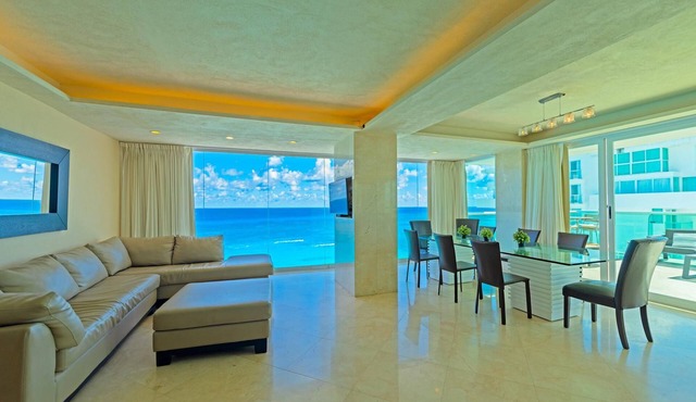 VRBO Premier Host – Beachfront – 8BR/7bth – Penthouse Combo #214