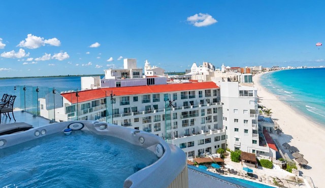 VRBO Premier Host – Beachfront – 8BR/7bth – Penthouse Combo #334