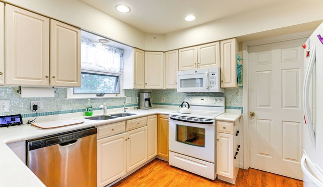 Waterfront Shady Side Home w/Chesapeake Bay View!
