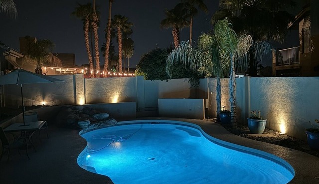 Water’s Nice. Spacious. Heated Pool. Billiards. BBQ. Piano.