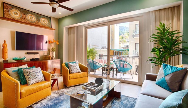Well-Equipped Condo In Old Town | POOLS, GYM, BBQ