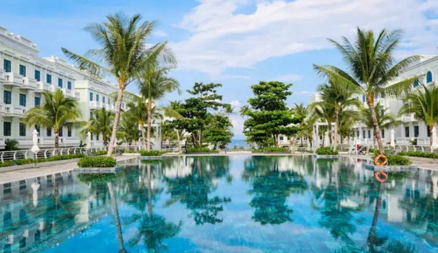 West coast Phu Quoc island 13BR Townhouse with Beach and swimming pools