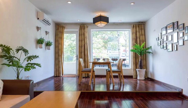 Wooden Apartment Bui Vien