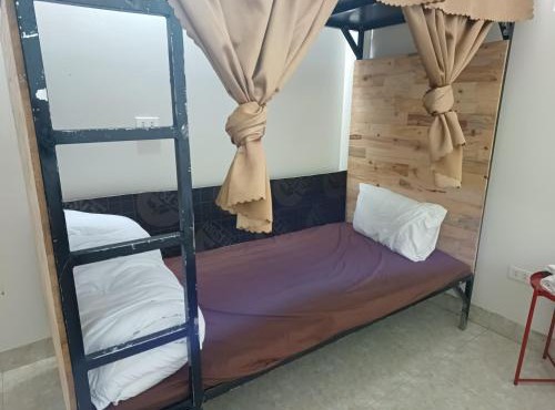 Yolo Ha Giang Bus Station Stay, Motorbike & Loop Tours