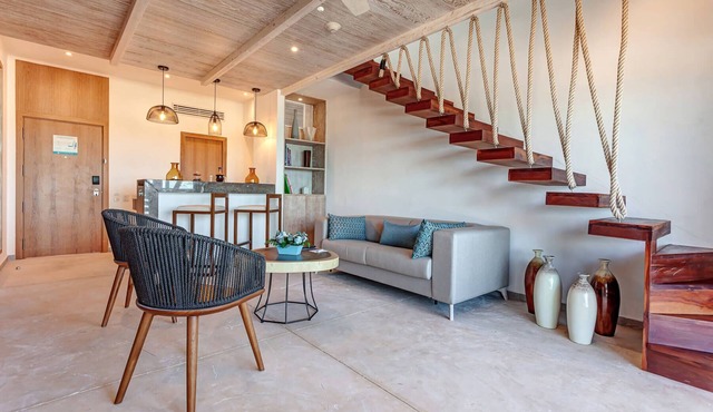 Your Ultimate Getaway in Holbox! Walk to Beach, Swimming Pool, Large Terrace!