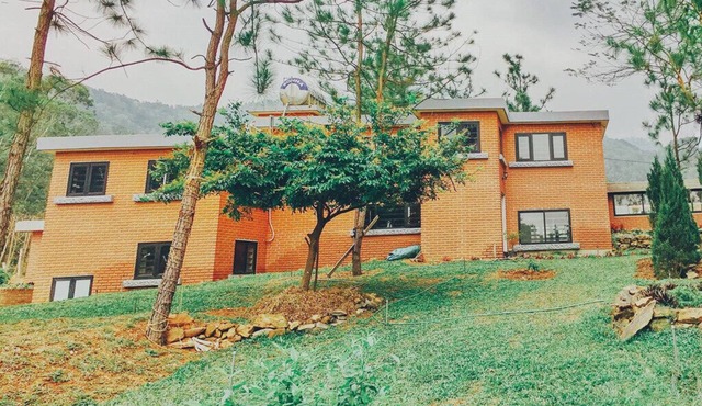 Zigzag House - Ulesa neighbor's house