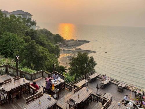 Na Chom Thian Apartment | Sunrise Beach Resort and Residence