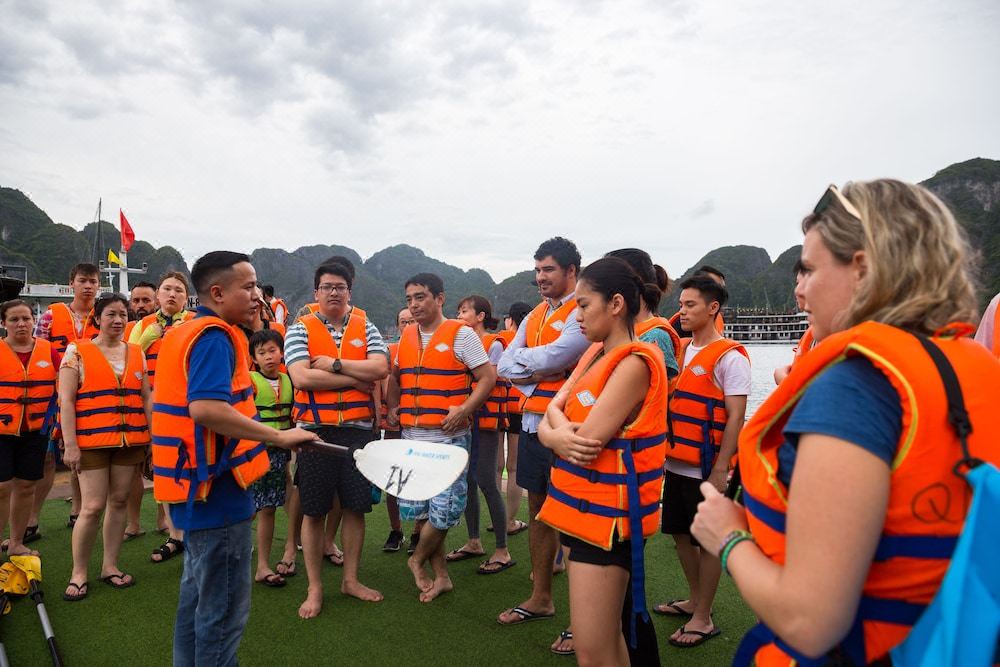 Photo of Human In Picture in Ha Long