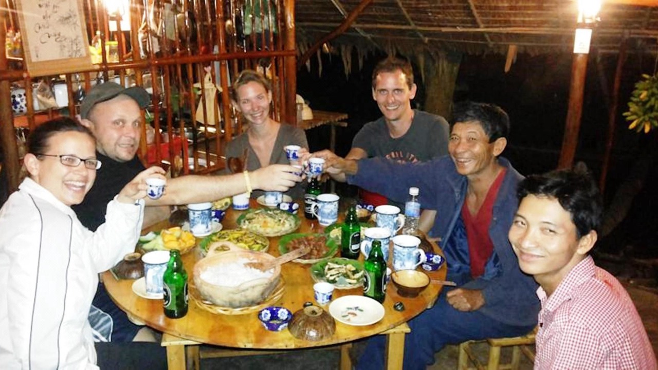 Photo of Human In Picture in Vi Thuy