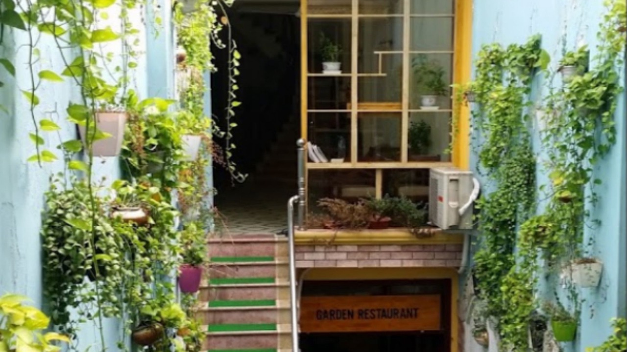 Photo of Buildings in Old Quarter