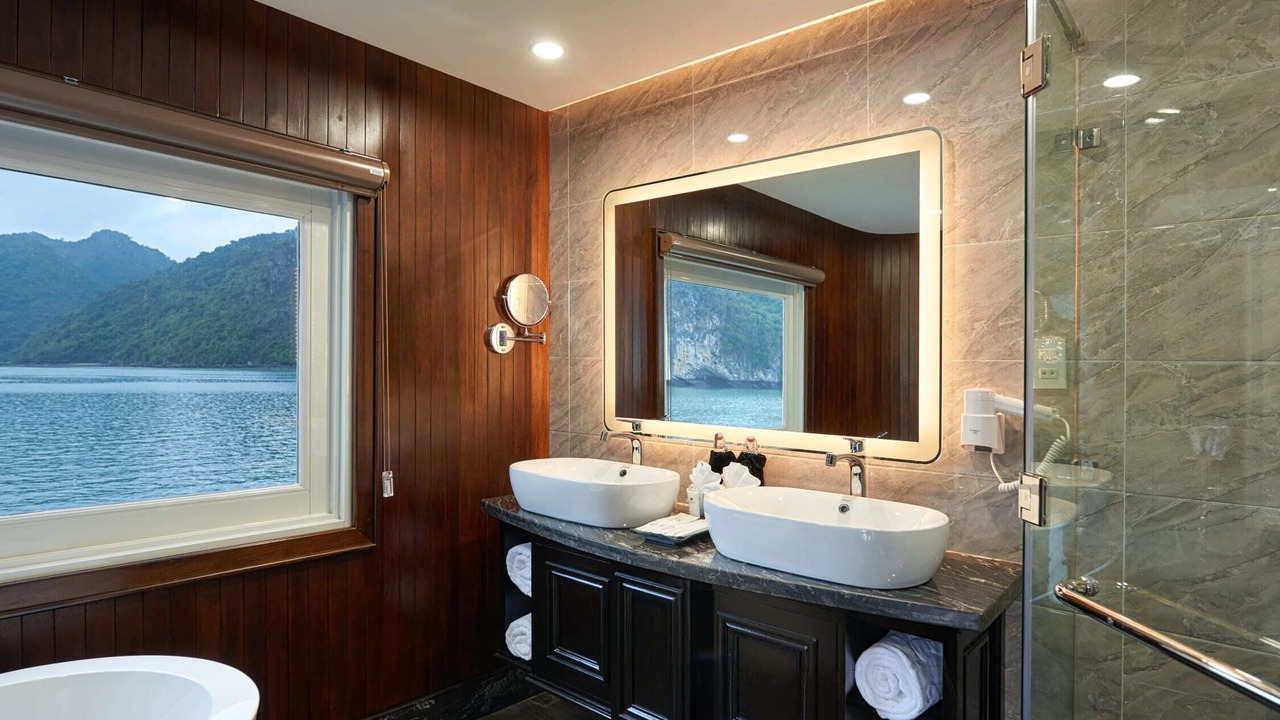 Photo of Bathroom in Bai Chay