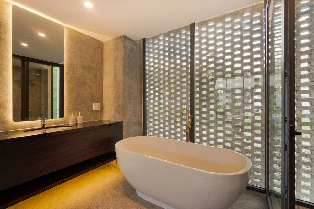 Photo of Bathroom in Tho Quang Beach
