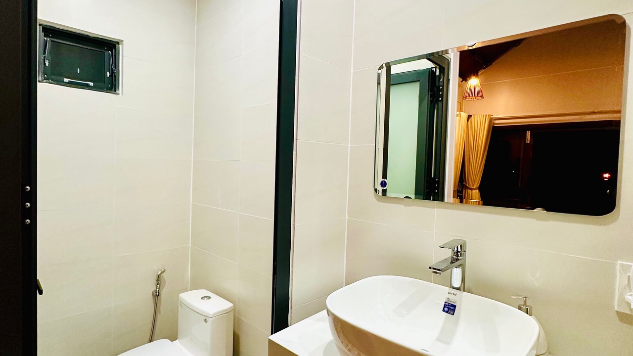 Photo of Bathroom in Khu 6