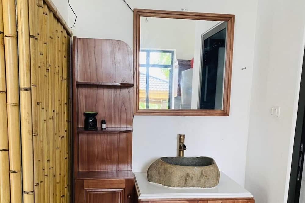 Photo of Bathroom in Van Mieu