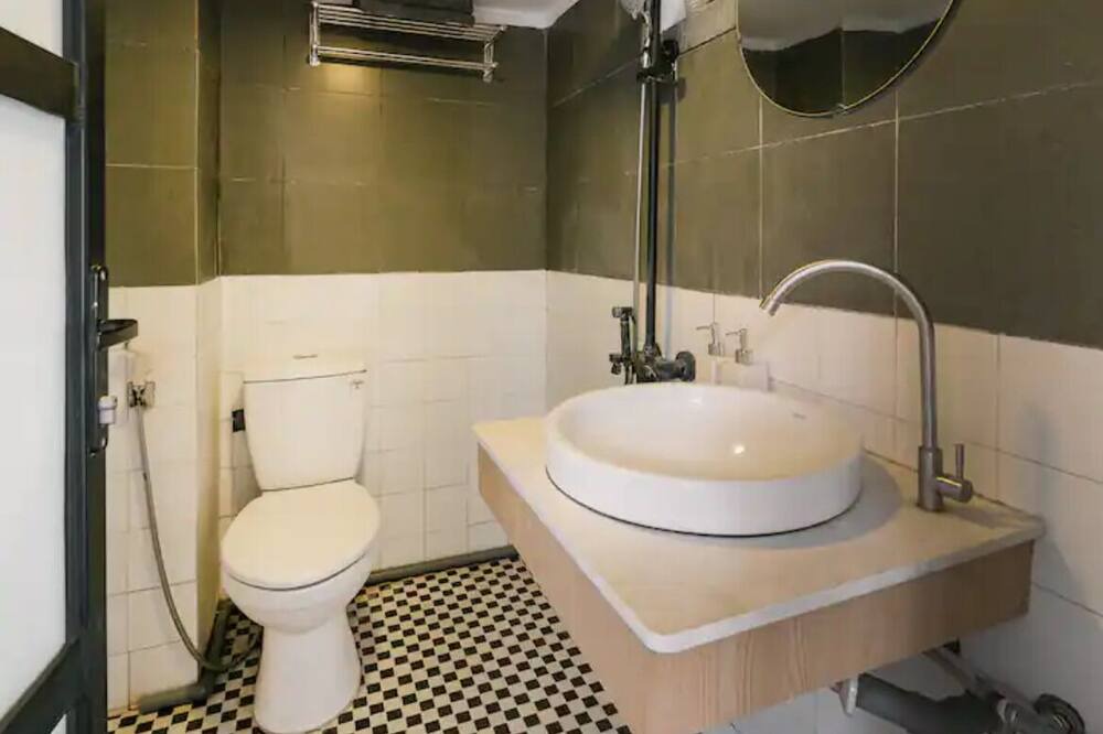 Photo of Bathroom in Ba Dinh