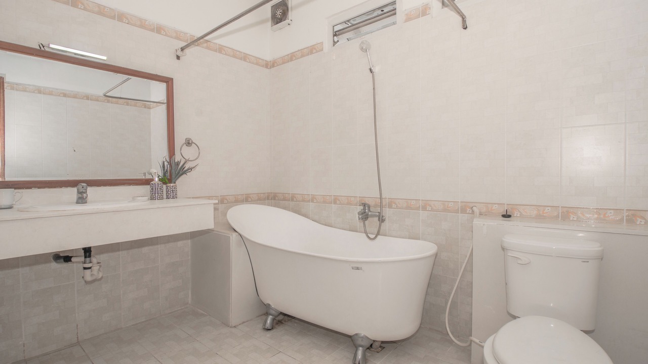 Photo of Bathroom in Tan Thuan Dong