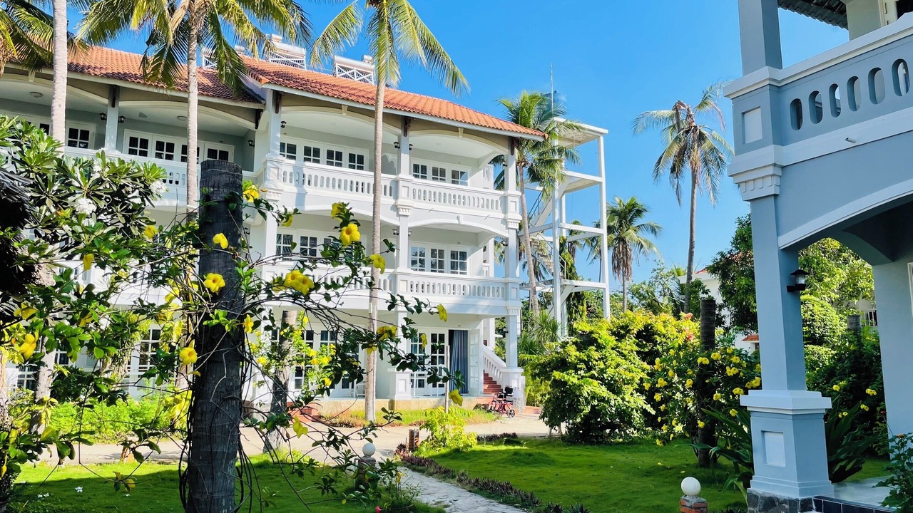 Photo of Buildings in East Ham Tien Beach